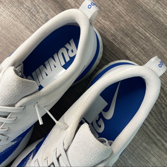 Nike Odyssey React 2 Flyknit Running Shoes - Picture 13 of 16